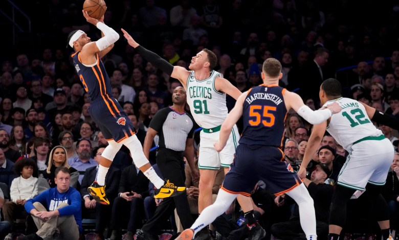 Bang! From Dunks to Data: 10 Fascinating Ways Technology is Changing the&nbsp;NBA”